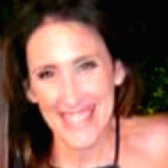 Meet your Posher, Jessica - Picture 1 of 1